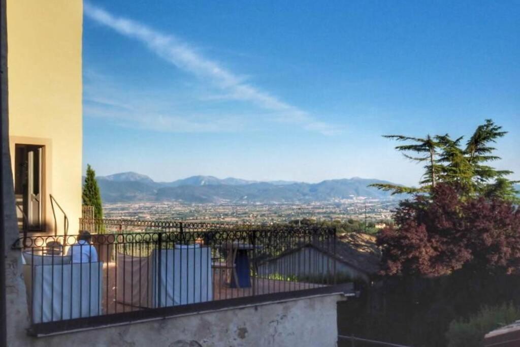 L'Angolo Di Zia Anna Montefalco Εξωτερικό φωτογραφία